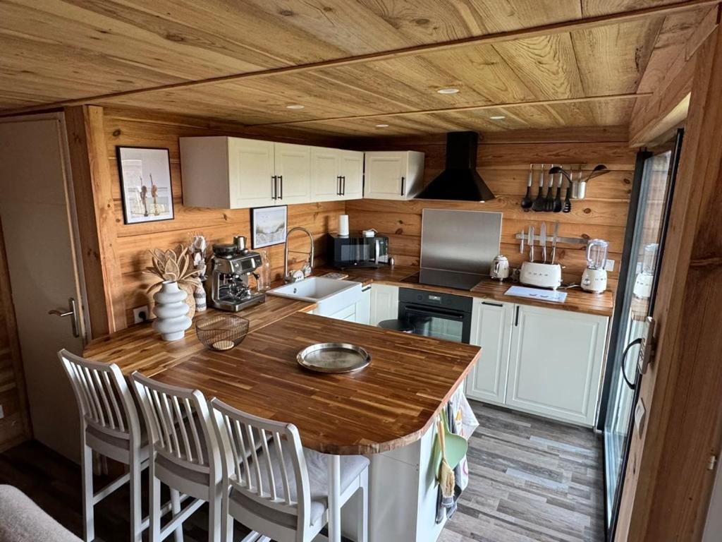 Chalet Et Jaccuzy Sur La Plage Biscarrosse Exterior photo